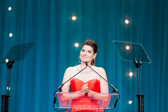 Debra Messing